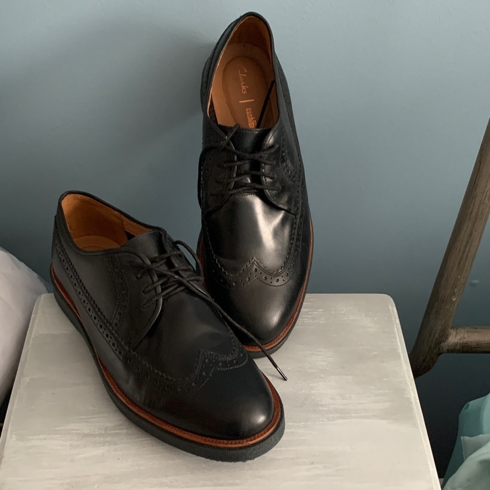 Clarks Black  Men's Derbys with Brogue Accents